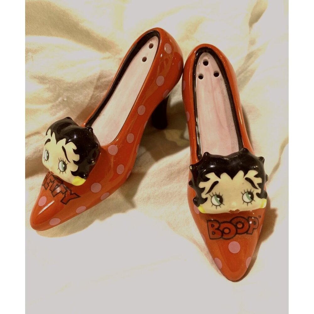 Betty Boop Red Polka Dot High Heel Shoe Salt & Pepper Shakers Ceramic Collectibl
